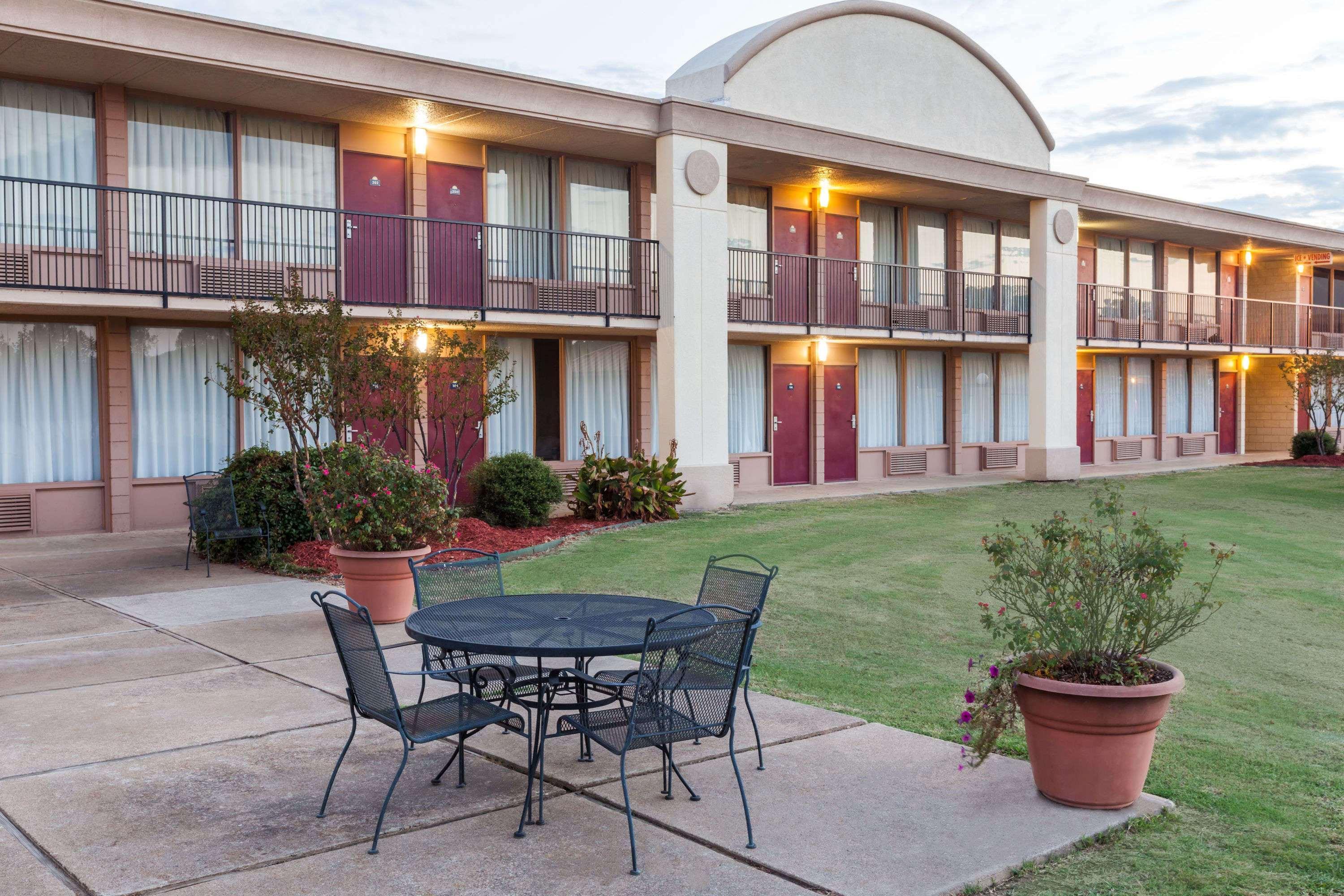 Days Inn By Wyndham Hillsboro Tx Exteriör bild
